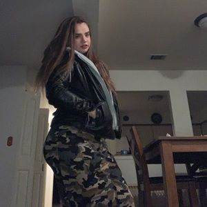 Meet your Posher, Carina